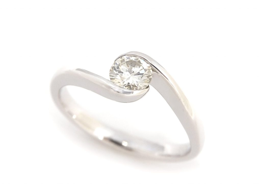 ダイヤ立爪の婚約指輪をプラチナシンプルダイヤリングにリフォーム - 宝石・指輪の修理リフォームは水戸の宝石専門店ジュエリーネモト