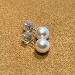 パールイヤリングをパールピアスにリフォームしてお孫さんへ